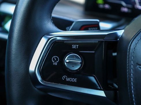 Used 2023 BMW i7 xDrive60 AWD/4WD image 25