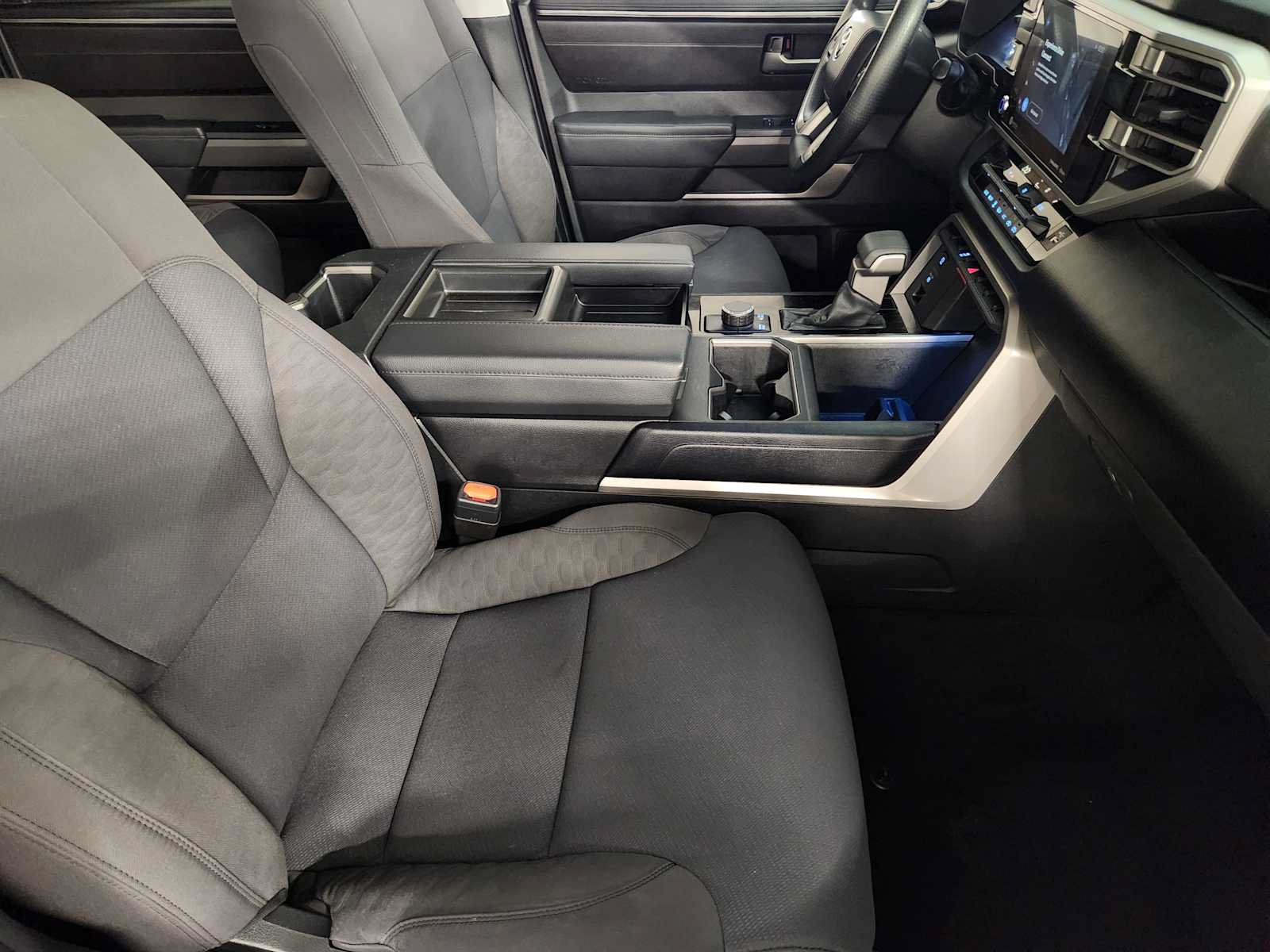 Used 2022 Toyota Tundra SR5 RWD image 3