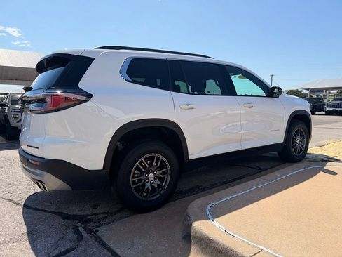 Used 2025 GMC Acadia Elevation AWD/4WD image 4