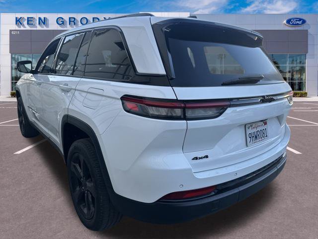Used 2023 Jeep Grand Cherokee Altitude AWD/4WD image 5