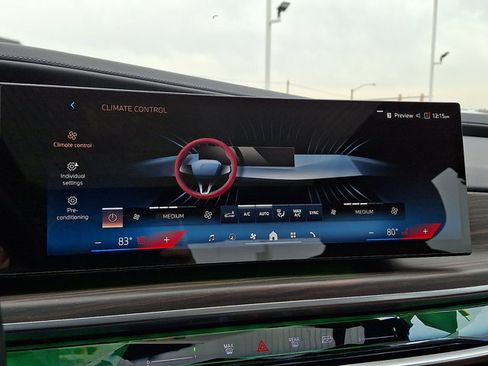 Certified 2023 BMW 760i xDrive AWD/4WD image 18