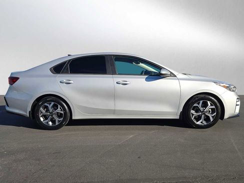 Used 2021 Kia Forte LXS image 2