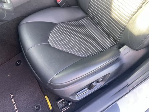 Used 2023 Toyota Camry SE image 22