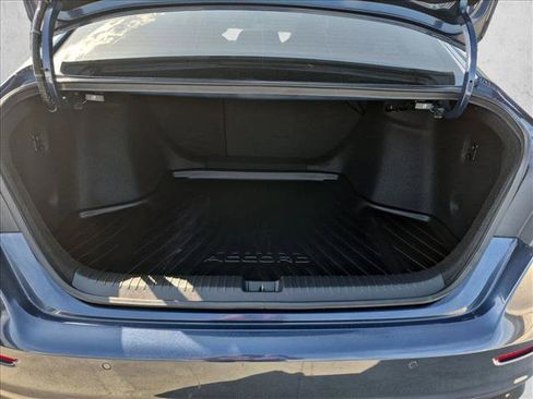 Used 2023 Honda Accord Touring image 6