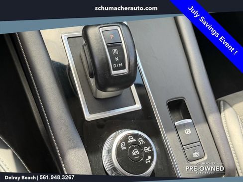 Used 2024 Mitsubishi Outlander FWD image 25