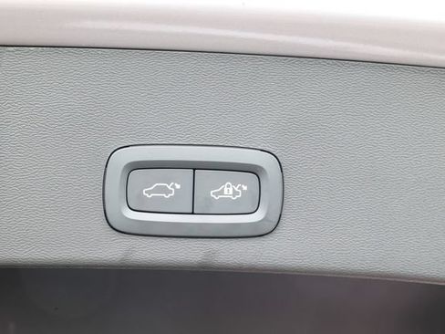 Certified 2026 Volvo XC40 B5 Plus AWD/4WD image 47