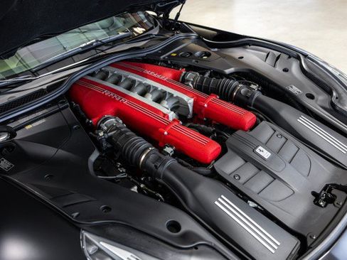Used 2014 Ferrari F12 Berlinetta RWD image 33