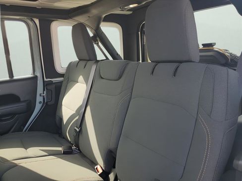 Used 2024 Jeep Wrangler Sport S image 19