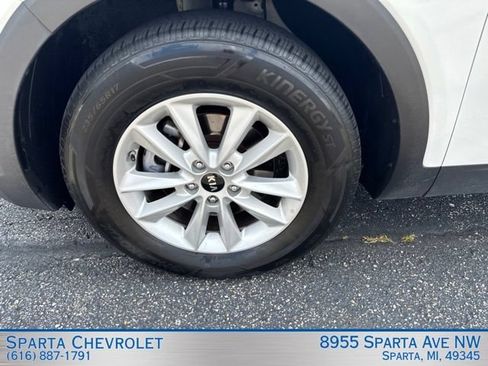 Used 2020 Kia Sorento LX FWD image 9