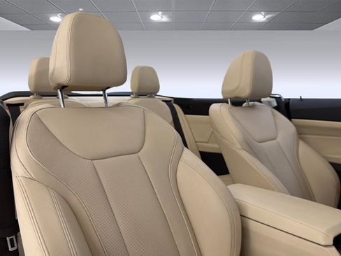 Used 2024 BMW 430i Convertible w/ Premium Package RWD image 25