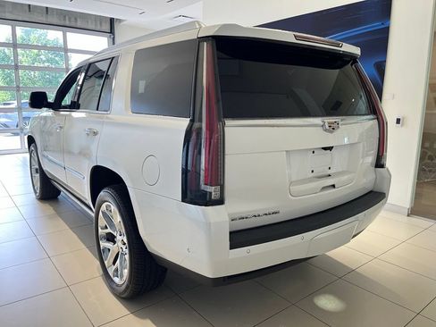 Used 2019 Cadillac Escalade Platinum AWD/4WD image 8