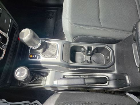Used 2021 Jeep Gladiator Sport AWD/4WD image 31