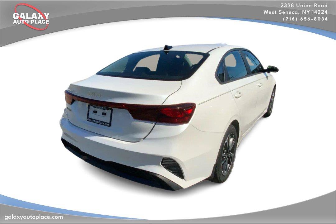 Used 2023 Kia Forte LXS w/ LXS Technology Package FWD image 5