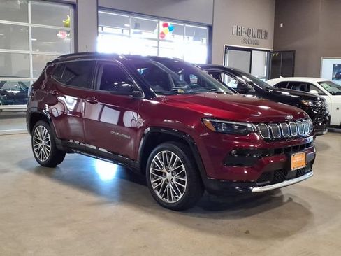 Used 2022 Jeep Compass Limited w/ Elite Group AWD/4WD image 4