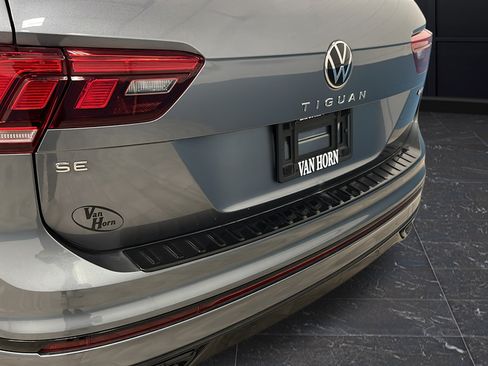 Used 2024 Volkswagen Tiguan SE R-Line AWD/4WD image 36