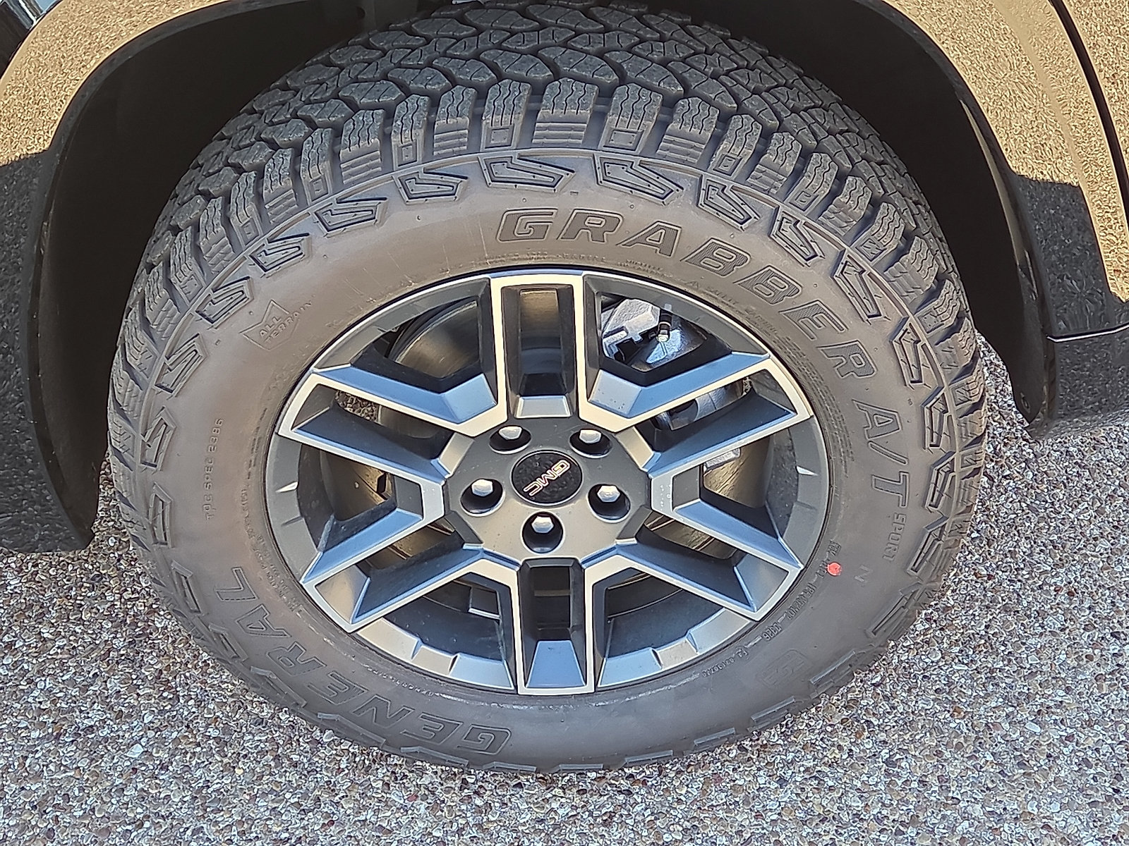 New 2027 GMC Terrain AT4 w/ Convenience Package III AWD/4WD image 7