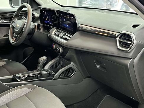 Used 2025 Chevrolet TrailBlazer LT FWD image 28