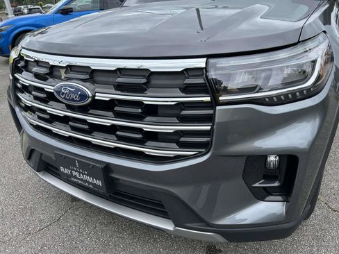 Used 2025 Ford Explorer Active w/ Active Comfort Package RWD image 10