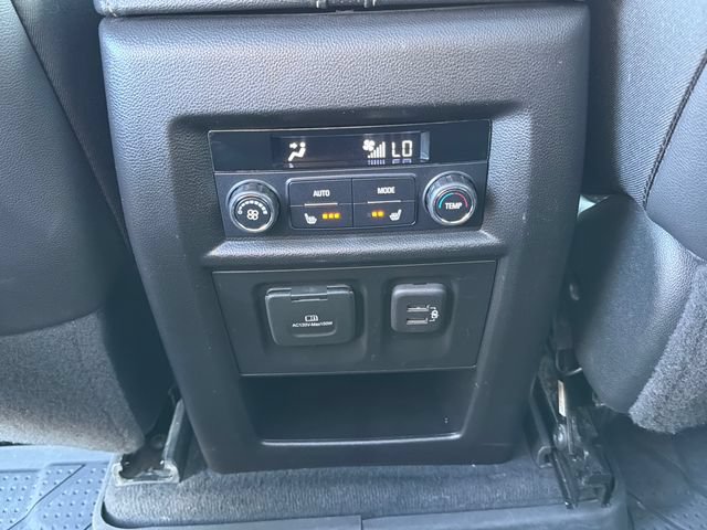 Used 2022 Chevrolet Traverse Premier w/ LPO, Floor Liner Package AWD/4WD image 38
