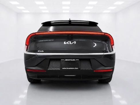 Used 2024 Kia EV6 Light AWD/4WD image 9