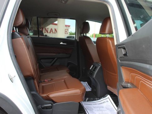 Used 2023 Volkswagen Atlas SE AWD/4WD image 11