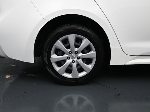 Used 2026 Toyota Corolla LE FWD image 9