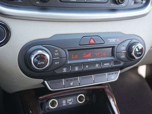 Used 2016 Kia Sorento EX w/ EX Premium Package FWD image 18