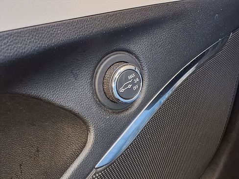 Used 2023 Buick Enclave Essence image 12