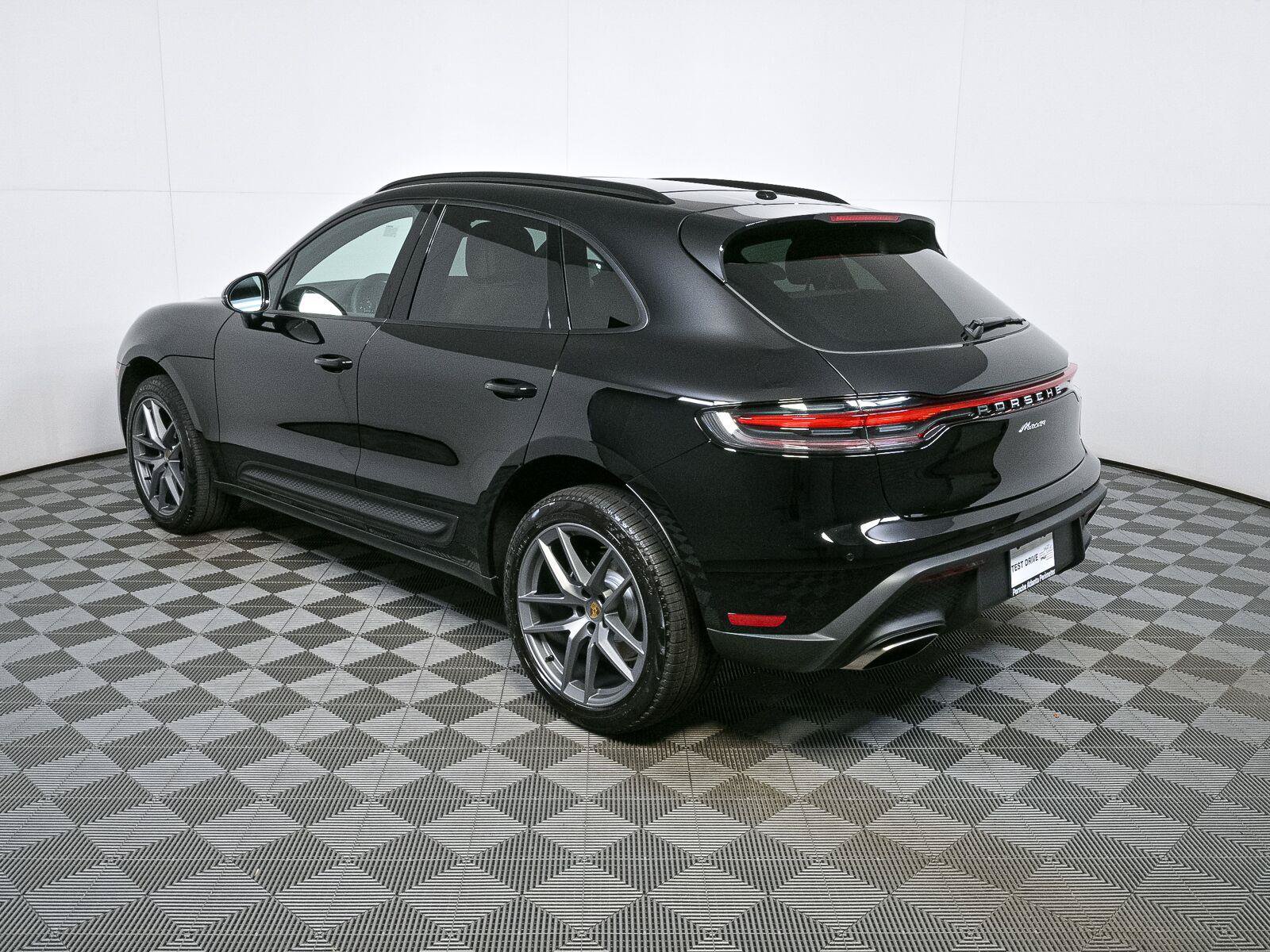 New 2026 Porsche Macan AWD/4WD image 3