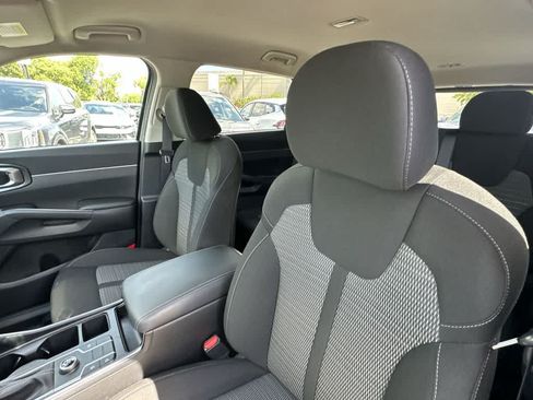 Certified 2023 Kia Sorento LX FWD image 21