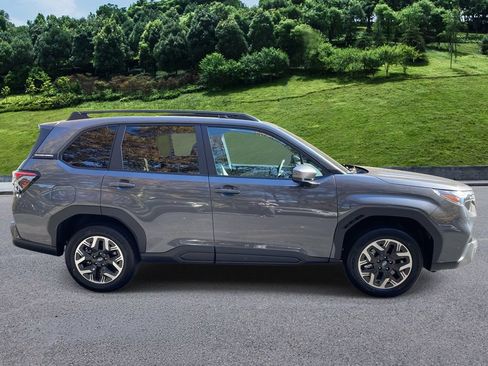 Used 2026 Subaru Forester Premium AWD/4WD image 6