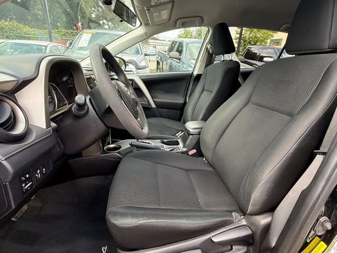 Used 2014 Toyota RAV4 LE FWD image 14