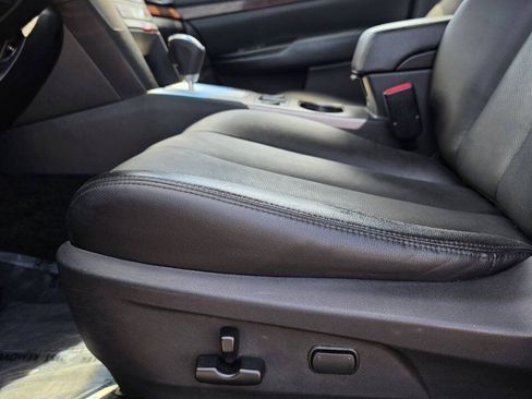 Used 2013 Subaru Legacy 2.5i Limited w/ Popular Pkg 2 AWD/4WD image 19
