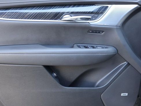 Certified 2025 Cadillac XT6 Premium Luxury image 10