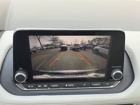 Certified 2023 Nissan Rogue SV image 14