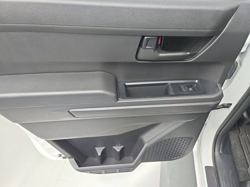 Certified 2025 Toyota Tacoma SR5 AWD/4WD image 19