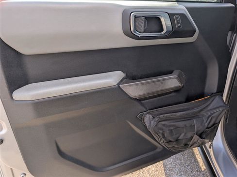 Used 2022 Ford Bronco Badlands image 15