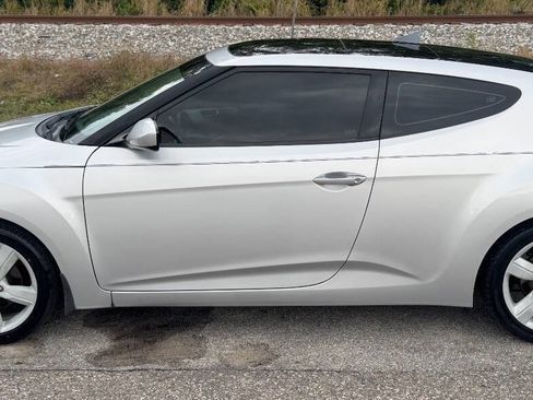 Used 2014 Hyundai Veloster w/ Style Package 02 image 6