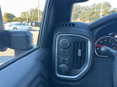 Used 2022 Chevrolet Silverado 2500 High Country w/ Safety Package II image 11