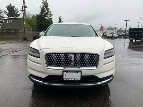 Used 2022 Lincoln Nautilus FWD w/ Premium Package image 10