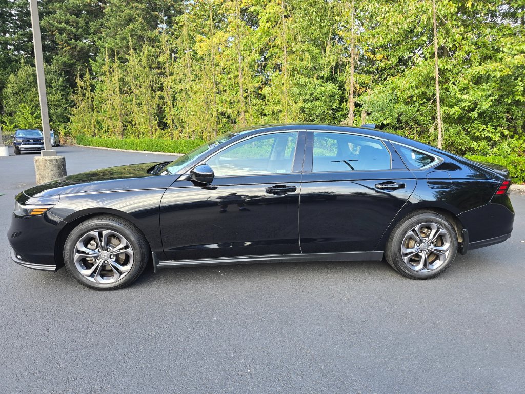 Certified 2023 Honda Accord EX image 28