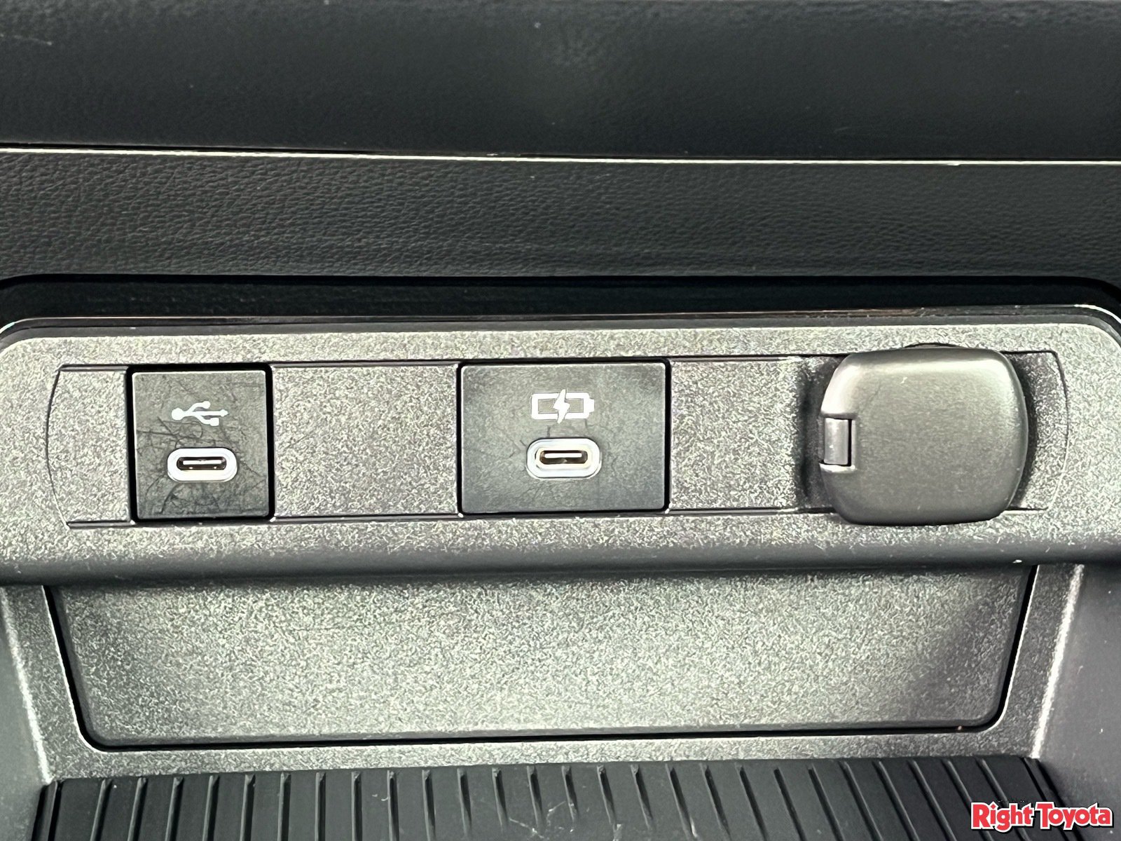 Certified 2024 Toyota Prius XLE FWD image 26