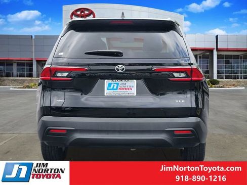 Used 2025 Toyota Grand Highlander AWD image 6