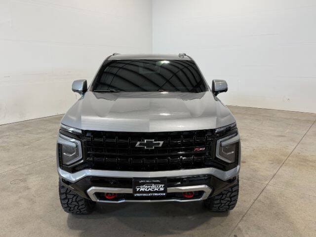 Used 2025 Chevrolet Suburban Z71 AWD/4WD image 4