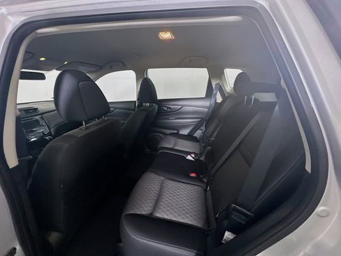 Used 2018 Nissan Rogue SV w/ Premium Package image 29