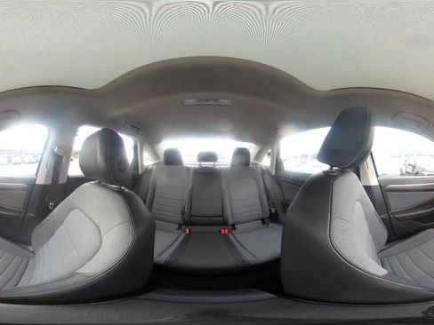 Used 2025 Volkswagen Jetta SE image 42