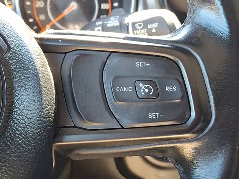 Used 2018 Jeep Wrangler Sport AWD/4WD image 23