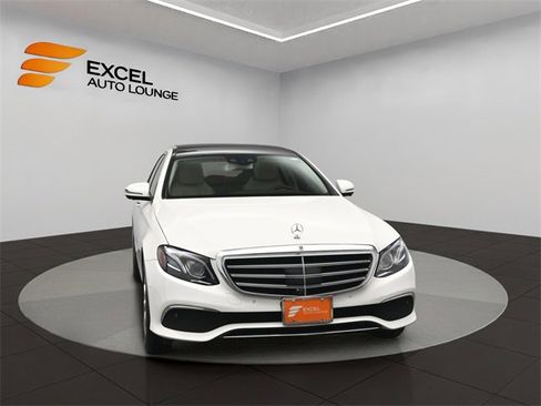 Used 2018 Mercedes-Benz E 300 4MATIC image 8