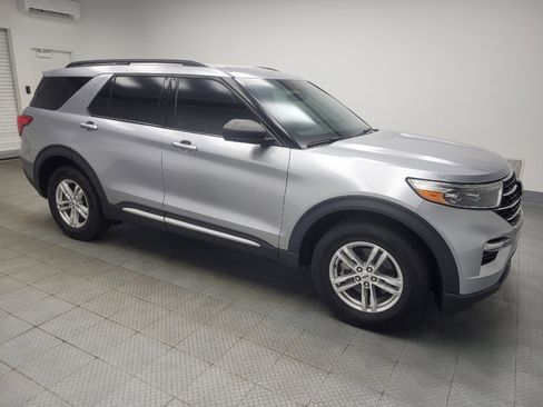 Used 2020 Ford Explorer XLT w/ Equipment Group 202A AWD/4WD image 11