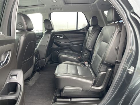 Used 2021 Chevrolet Traverse Premier image 24